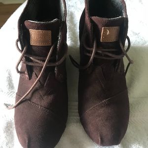 Toms Desert Wedge Boots Brown 7.5